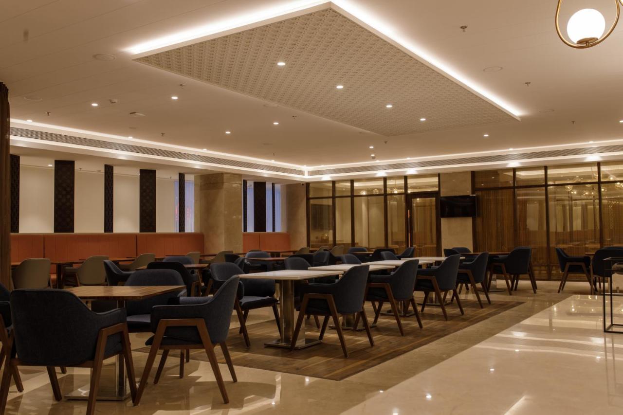 Sayaji Jamnagar Hotel Bagian luar foto