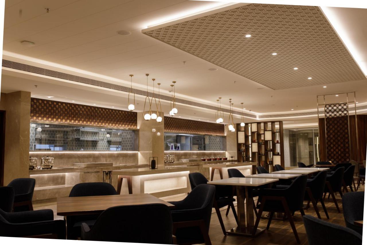 Sayaji Jamnagar Hotel Bagian luar foto