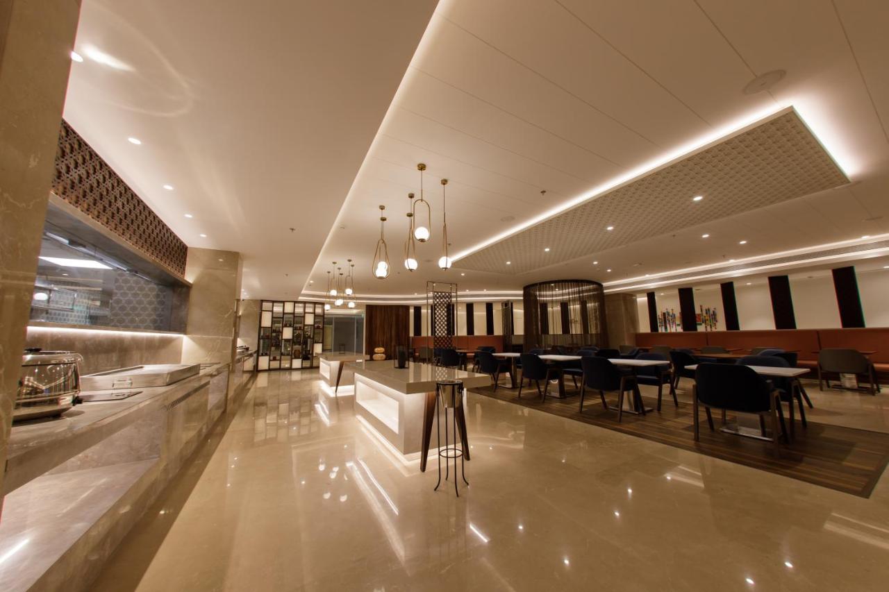 Sayaji Jamnagar Hotel Bagian luar foto